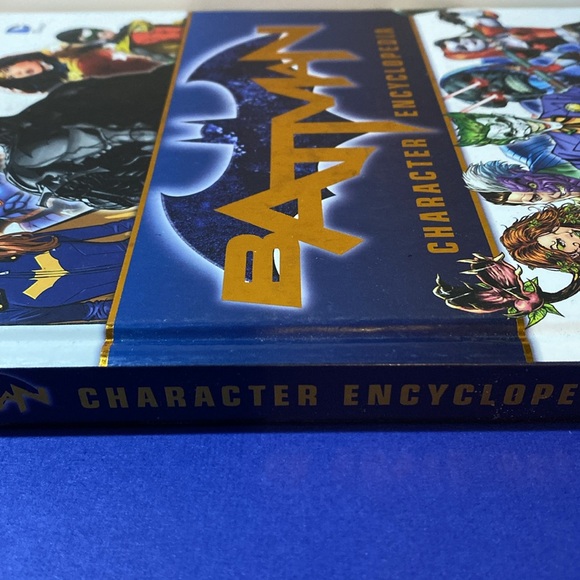 2016 DC Comics Batman Character Encyclopedia 203 Characters - Picture 5 of 10